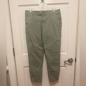 Tommy Hilfiger Women’s casual Chino Pants in Sage Green Size 6